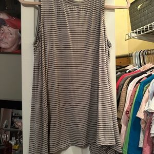 EUC Old Navy medium open back black and tan tank.